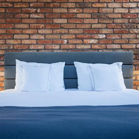 Hotel Almond Business & By Grano