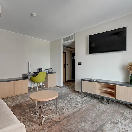 Almond Business & By Grano Hotel 4*