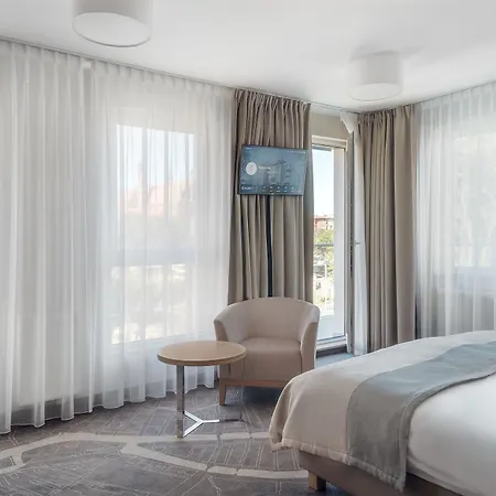 Hotel Almond Business & By Grano