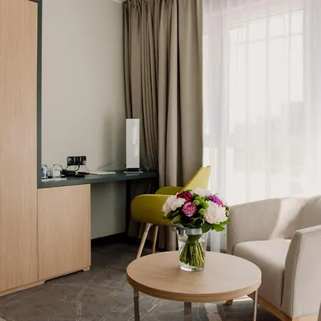 Almond Business & By Grano Hotel 4*