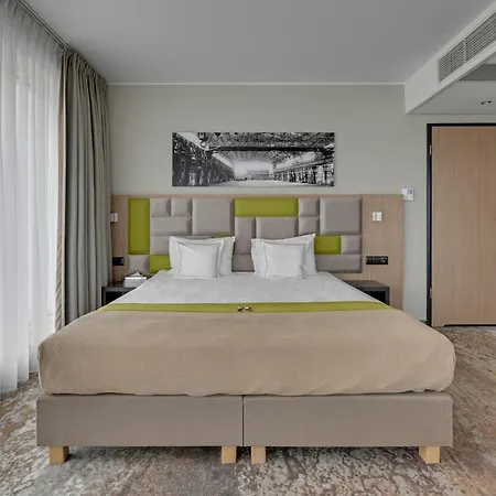 Hotel Almond Business & By Grano