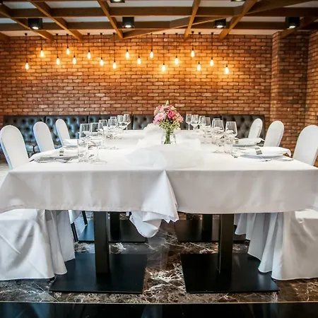 Almond Business & By Grano Hotel 4*